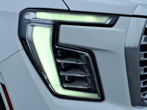Certified 2025 GMC Yukon Denali AWD/4WD image 20