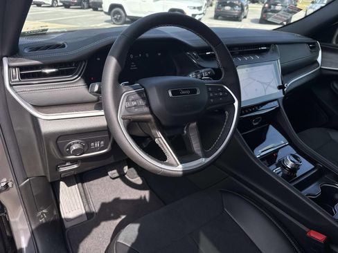 New 2026 Jeep Grand Cherokee Altitude image 18