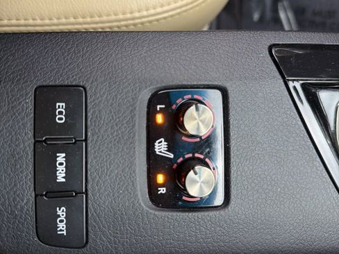 Used 2015 Toyota Avalon XLE Touring image 16