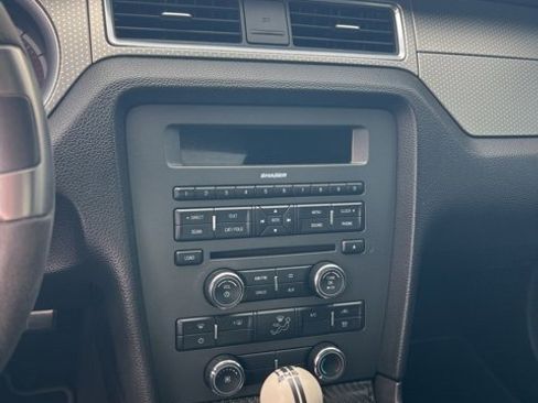 Used 2010 Ford Mustang Shelby GT500 image 3