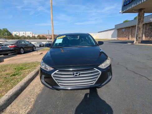 Used 2018 Hyundai Elantra SEL FWD image 2