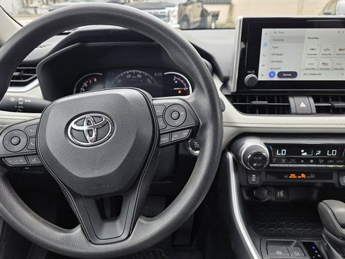 Used 2024 Toyota RAV4 XLE image 18