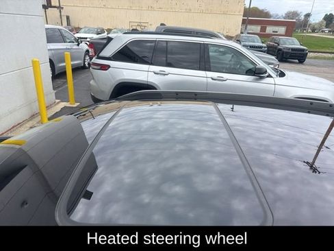 Used 2024 Chevrolet Trax ACTIV w/ Sunroof Package FWD image 9