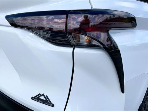 Used 2026 Toyota Sienna XLE Woodland Edition AWD/4WD image 30