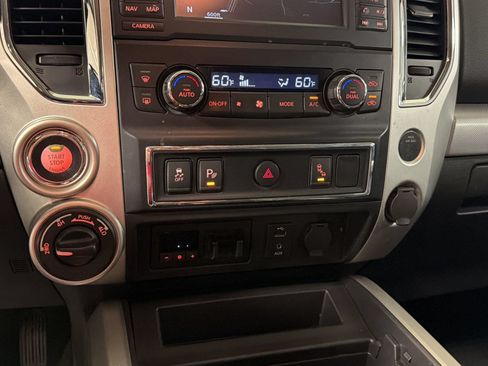 Used 2017 Nissan Titan PRO-4X AWD/4WD image 17