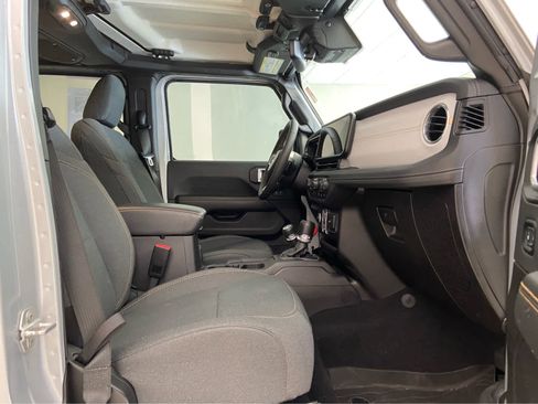 Used 2024 Jeep Wrangler Sahara w/ Technology Group image 16