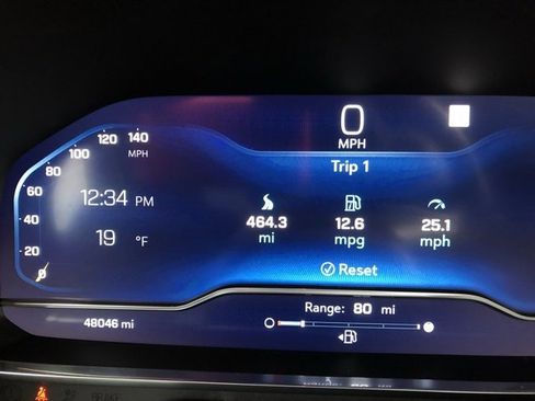 Used 2022 Chevrolet Suburban Z71 w/ Z71 Off-Road Package image 13