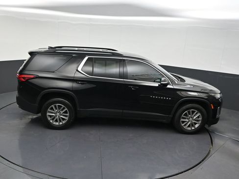 Used 2023 Chevrolet Traverse LT FWD image 18