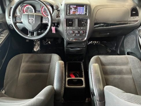 Used 2018 Dodge Grand Caravan SE image 16