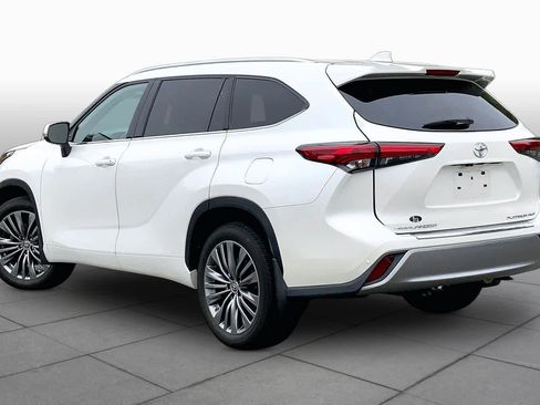 Used 2021 Toyota Highlander Platinum AWD/4WD image 12