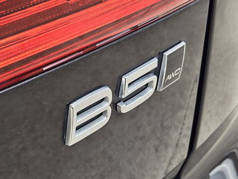 Used 2023 Volvo XC60 B5 Plus w/ Protection Package Premier AWD/4WD image 36
