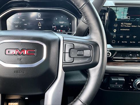 Used 2025 GMC Sierra 1500 SLT AWD/4WD image 25