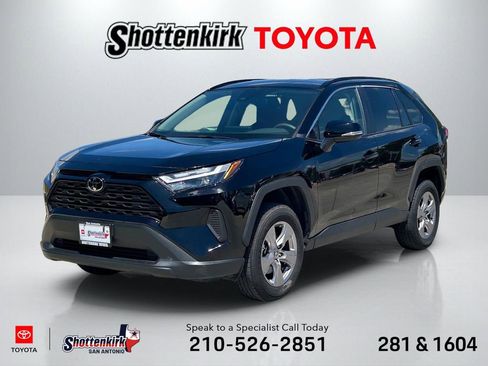 Used 2025 Toyota RAV4 XLE image 1