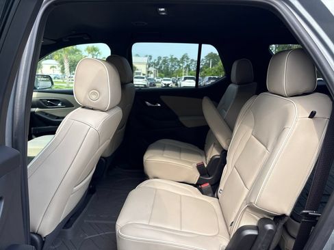 Used 2023 Chevrolet Traverse Premier FWD image 26