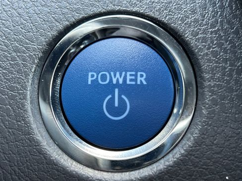 Used 2021 Toyota Camry LE image 21