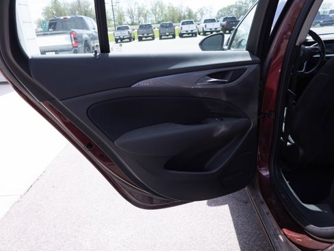 Used 2018 Buick Regal Preferred w/ Sights and Sounds Package FWD image 12