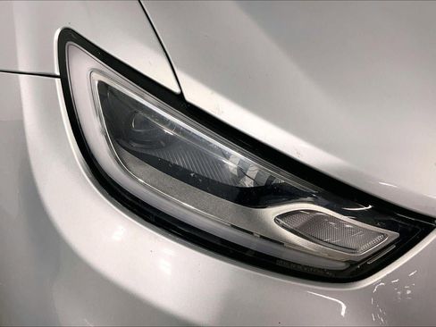 Used 2023 Chrysler Pacifica Touring-L image 27