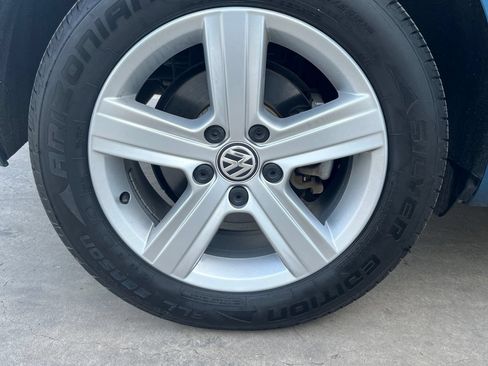 Used 2017 Volkswagen Golf Wolfsburg Edition FWD image 27
