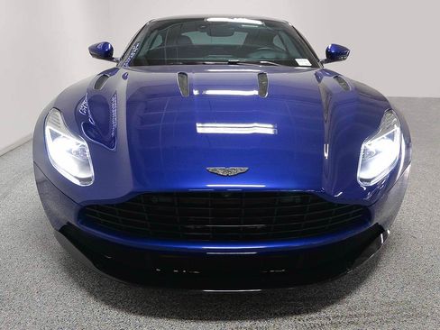 Used 2018 Aston Martin DB11 V12 RWD image 2