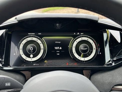 Used 2025 Aston Martin V8 Vantage Coupe image 6