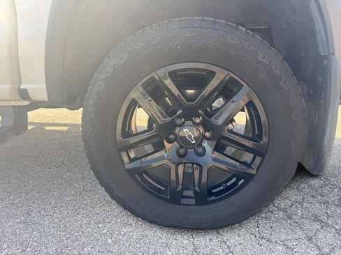 Used 2025 Chevrolet Colorado Trail Boss AWD/4WD image 13