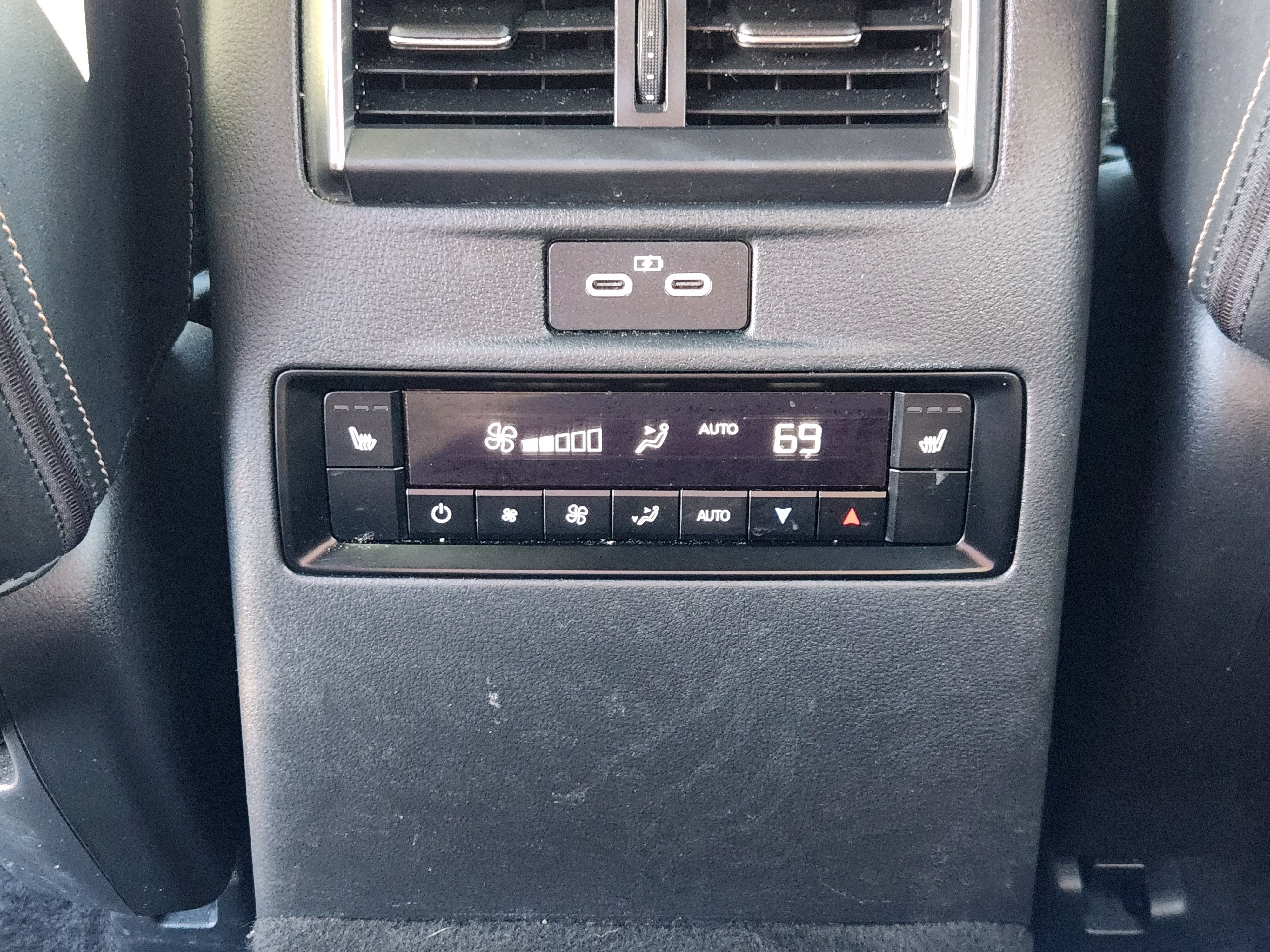 Certified 2025 MAZDA CX-70 Plug-In Hybrid w/ Premium Plus AWD/4WD image 23