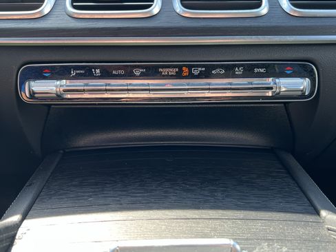 Certified 2025 Mercedes-Benz GLS 450 4MATIC image 30