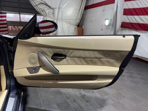 Used 2003 BMW Z4 3.0i image 10