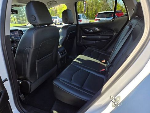 Used 2024 GMC Terrain SLT AWD/4WD image 12