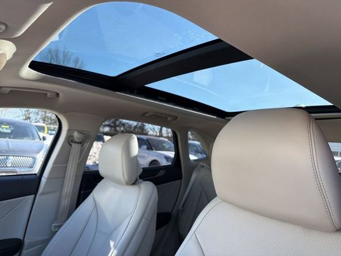 Used 2017 Lincoln MKC Reserve w/ Lincoln MKC Climate Package image 28