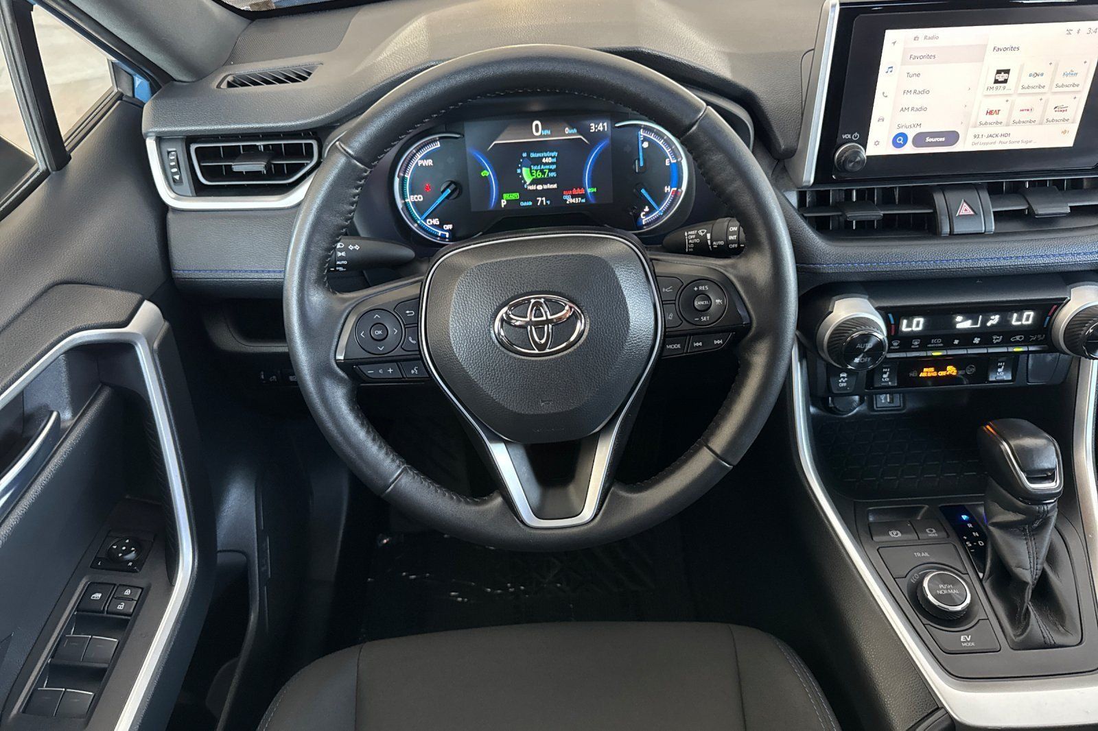 Certified 2025 Toyota RAV4 SE w/ Convenience Package AWD/4WD image 13
