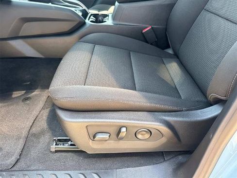 Used 2025 Chevrolet Colorado LT image 15