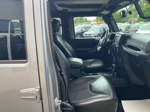 Used 2018 Jeep Wrangler Unlimited Sport AWD/4WD image 26