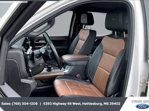 Used 2024 Chevrolet Silverado 1500 High Country image 19