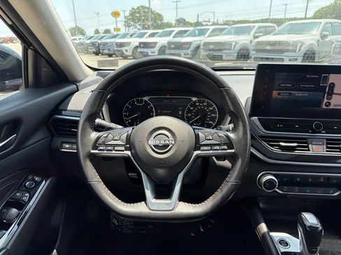 Used 2023 Nissan Altima 2.5 SR w/ SR Premium Package AWD/4WD image 25
