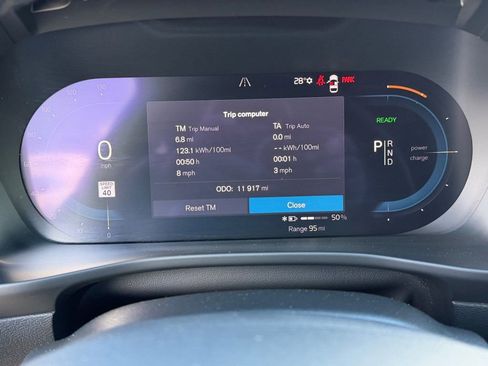 Certified 2023 Volvo XC40 Recharge Ultimate image 31