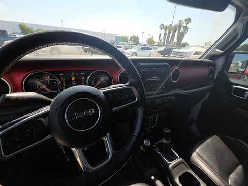 Used 2020 Jeep Gladiator Rubicon AWD/4WD image 5
