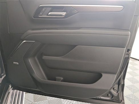 Used 2025 Chevrolet Tahoe High Country image 37