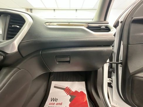 Used 2018 GMC Acadia SLE AWD/4WD image 12