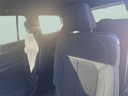 New 2025 Jeep Grand Cherokee L Laredo image 23