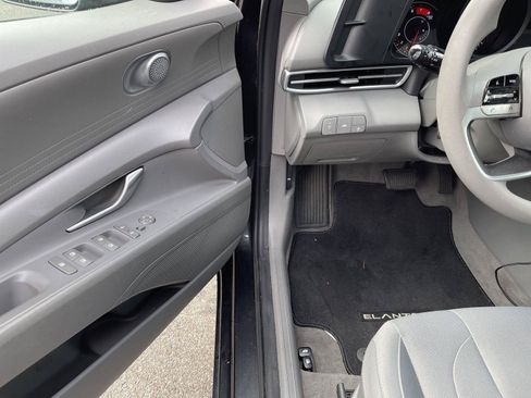 Used 2021 Hyundai Elantra SEL FWD image 2