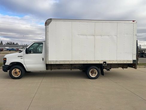 Used 2012 Ford E-350 and Econoline 350 Super Duty image 6