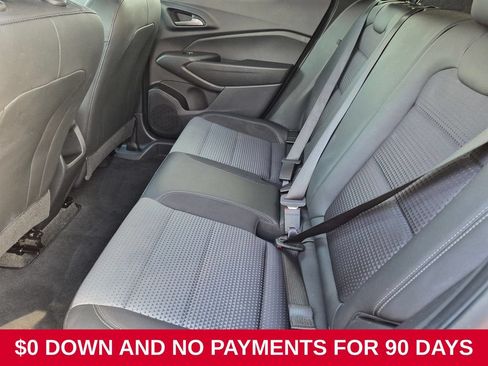 Used 2025 Chevrolet Trax LT w/ LT Convenience Package FWD image 27