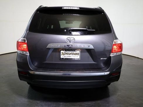 Used 2012 Toyota Highlander SE w/ Tow Pkg AWD/4WD image 8