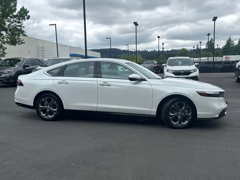 Used 2024 Honda Accord EX-L image 2