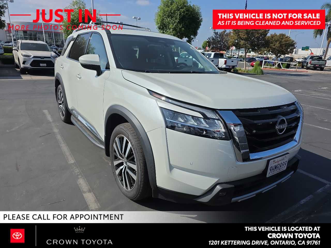 Used 2023 Nissan Pathfinder Platinum w/ Lighting Package (N93) FWD image 3