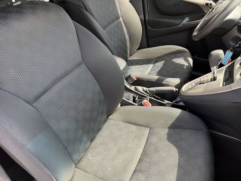 Used 2010 Toyota Matrix image 28