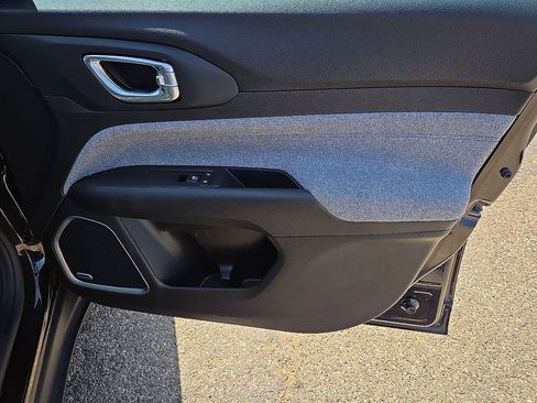 Used 2022 Jeep Compass Latitude w/ Sun and Sound Group image 15