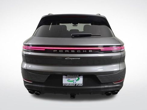 Used 2024 Porsche Cayenne image 6