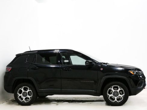 Used 2022 Jeep Compass Trailhawk w/ Trailhawk Elite Group image 5